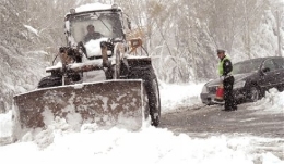 北京延庆县城积雪深47厘米(组图)