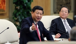 习近平同志参加党的十八大上海代表团讨论