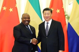 习近平会见加蓬总统邦戈
