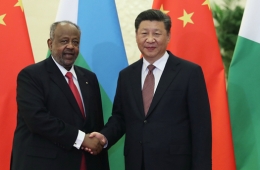 习近平会见吉布提总统盖莱