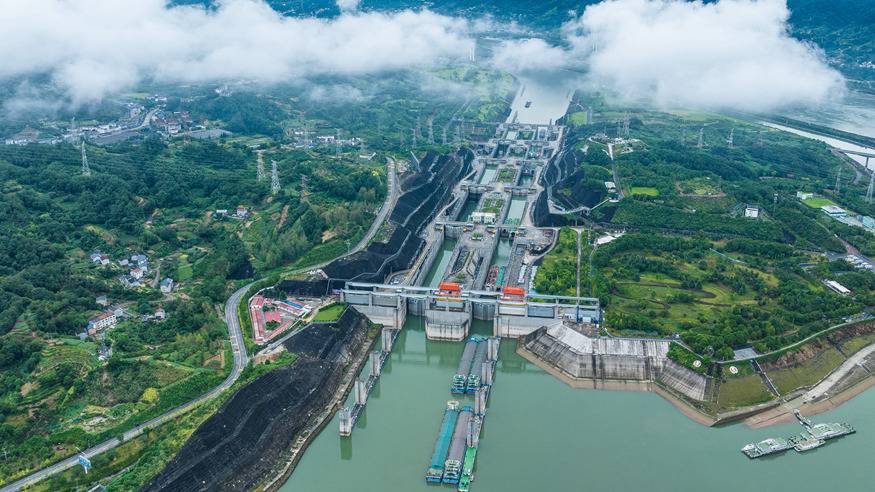 三峡船闸单月货运量首次突破1500万吨