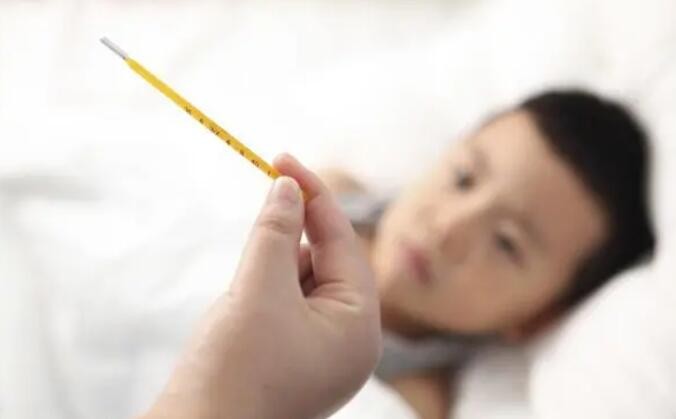 为什么退烧后过了几天又发烧？医生提醒