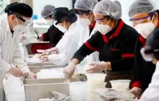 河南：餐饮服务从业人员戴口罩“入法”