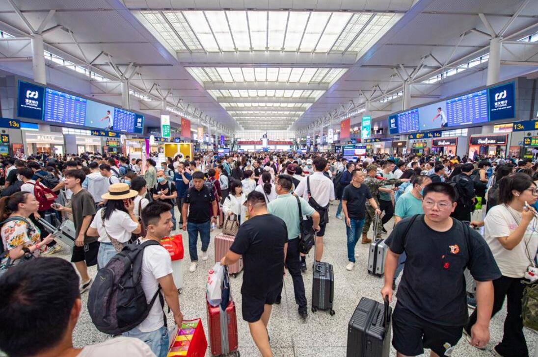 铁路中秋国庆黄金周运输预计发送旅客1.9亿人次 