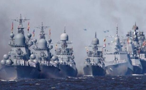俄罗斯波罗的海舰队举行军事演习