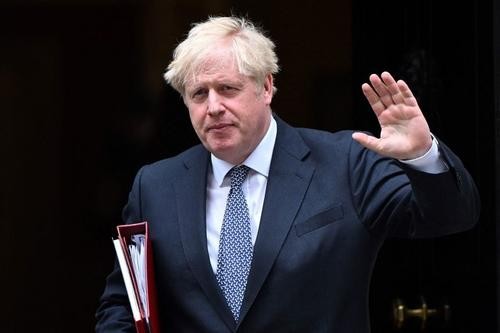 英国首相约翰逊宣布辞职 将留任至新首相产生