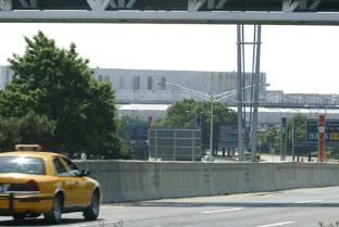 美国两架客机险些相撞 美联邦航空管理局介入调查