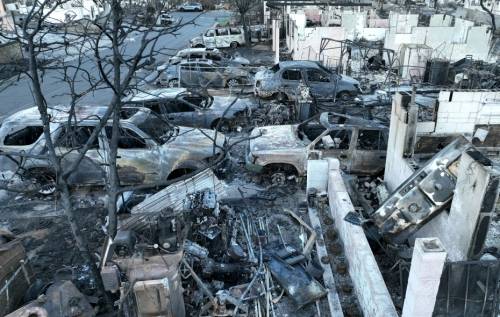 夏威夷毛伊岛大火亲历者：我们是靠自己活下来的