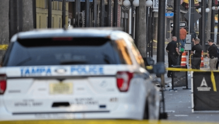 美国又现“血腥周末” 枪案频发造成至少数十人伤亡