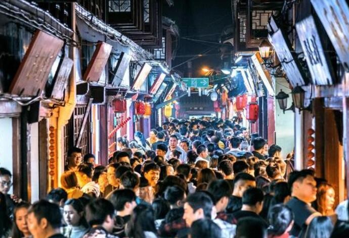 “五一”假期 重点餐饮企业销售额同比增长57.9% 餐饮业迎来强势复苏