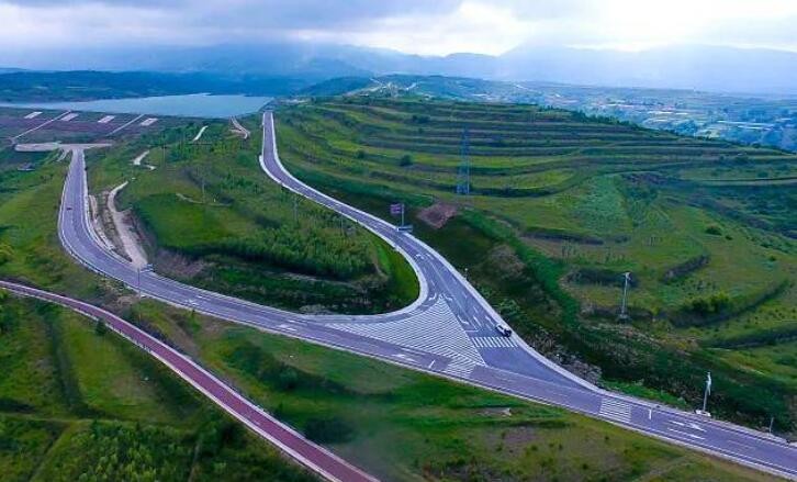 宁夏打造便捷高效农村公路网络 今年将投资14亿元改造升级4500公里农村公路