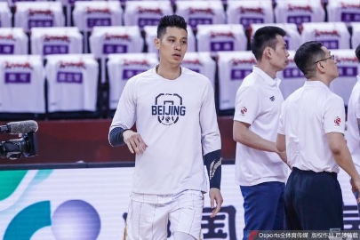 解立彬解释林书豪休战原因：之前拼的太凶了