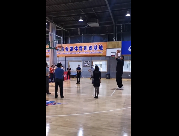 姚明罚球三不沾！一定是口罩和左手的影响