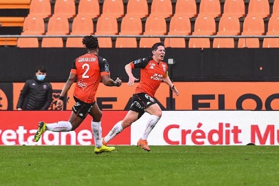 法甲-内马尔点射双响 巴黎客场2-3补时遭绝杀