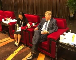 国际滑联主席赞冬博会:冰雪运动的未来在中国