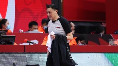 篮协公布CBA新赛季裁判名单 叶楠无缘执裁