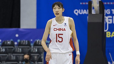 韩旭出场18分钟砍下15分 命中率77%全队最高