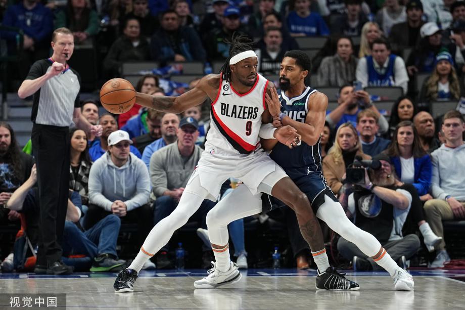 [圖]NBA-東契奇33+6+9伍德32+12 獨(dú)行俠大勝開(kāi)拓者