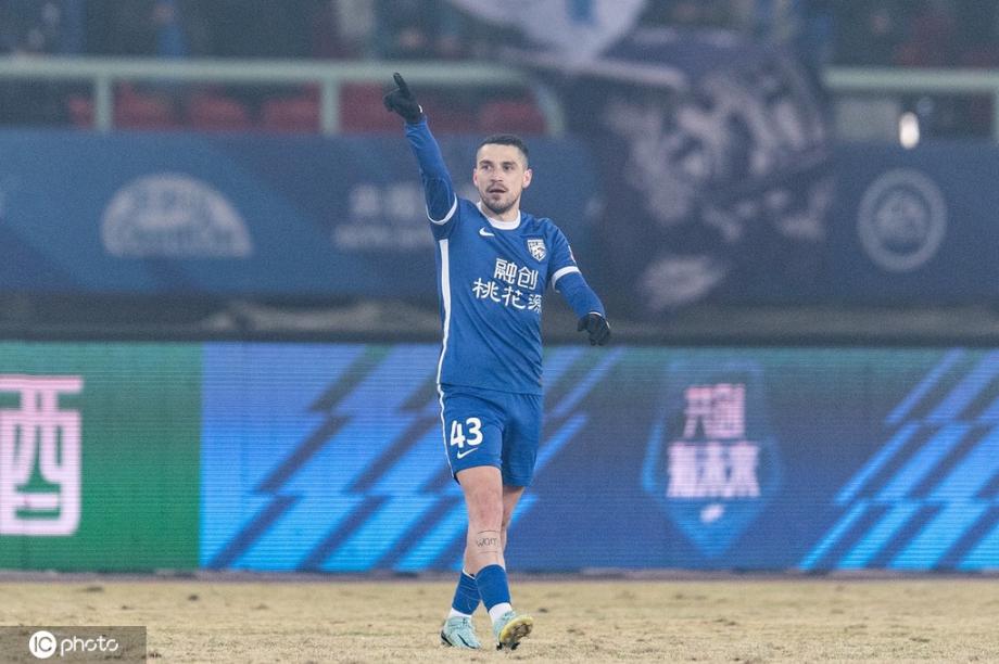[圖]斯坦丘世界波戴維森點(diǎn)射 武漢三鎮(zhèn)2-0浙江隊(duì)