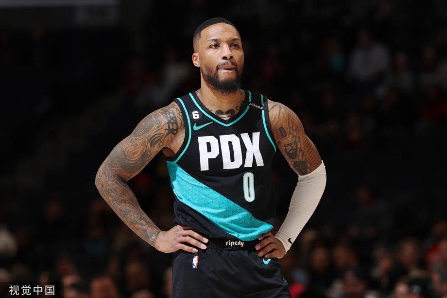 [圖]NBA-開(kāi)拓者122-112逆轉(zhuǎn)灰熊 利拉德42分