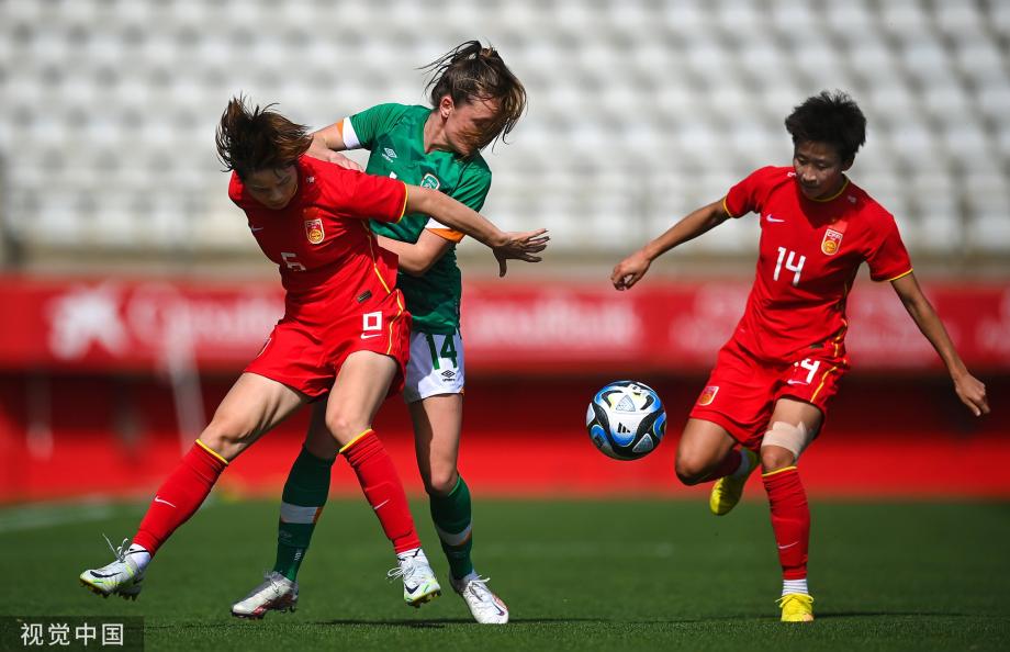 [圖]肖裕儀進球被吹 中國女足0-0愛爾蘭女足