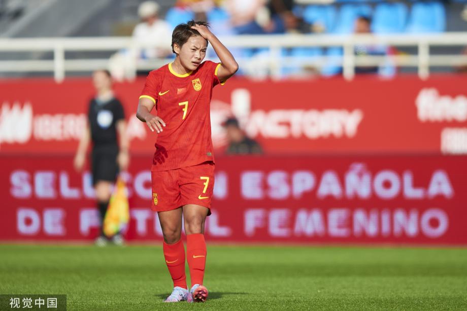 [圖]張琳艷屢次造險難破門 中國女足0-3西班牙女足