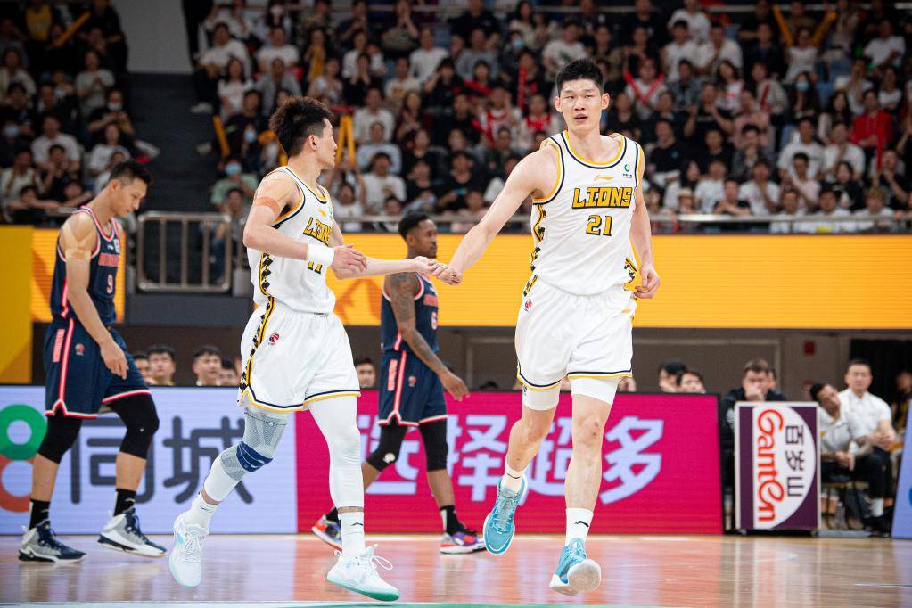CBA：广厦险胜广东晋级CBA半决赛