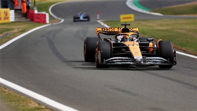 F1英国大奖赛红牛车手维斯塔潘夺冠 周冠宇第15名