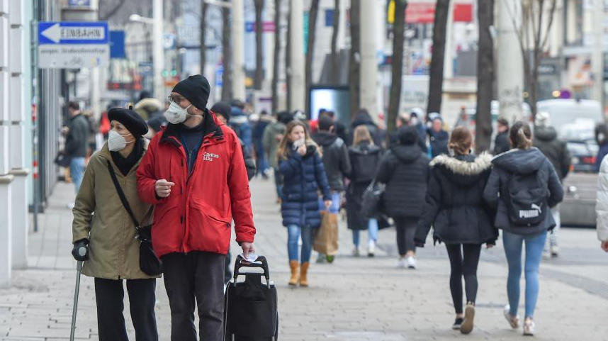 奥地利再解封 民众扎堆购物