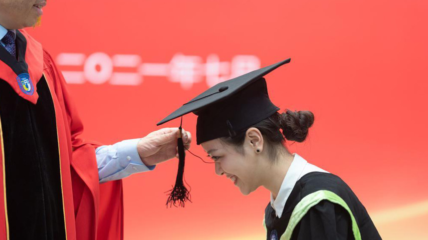“我们毕业了”