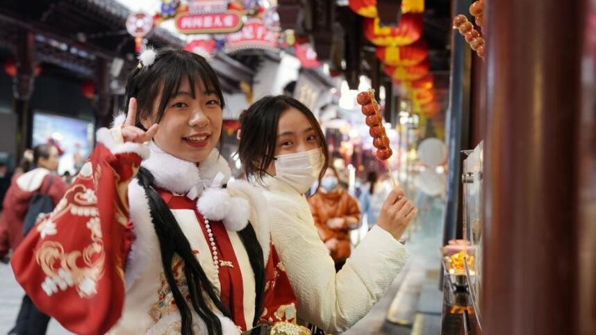 上海：传统与国潮 豫园闹元宵