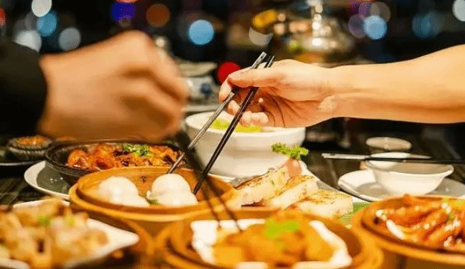 吃饭太晚真的会变胖！会给身体带来哪些哪些影响