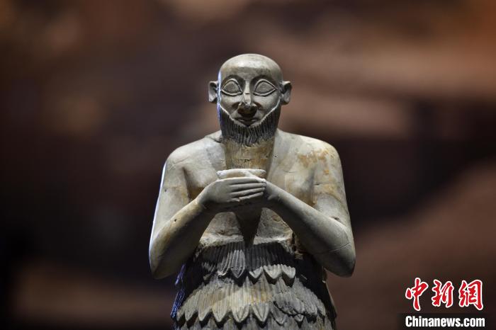 圖為祭拜者雕像，青銅時代早期，距今4600年-4400年。　韋亮 攝