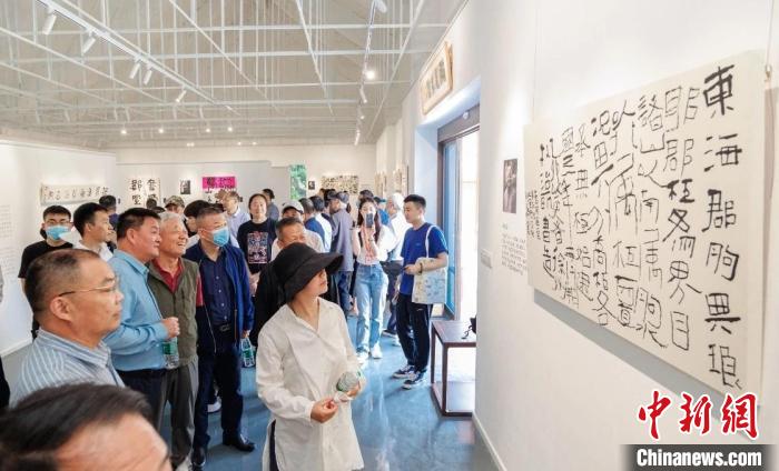 展覽現(xiàn)場(chǎng) 連云港市海州區(qū)委宣傳部供圖 展覽現(xiàn)場(chǎng) 連云港市海州區(qū)委宣傳部供圖
