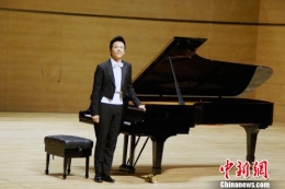 李云迪天津首办钢琴独奏音乐会(图)