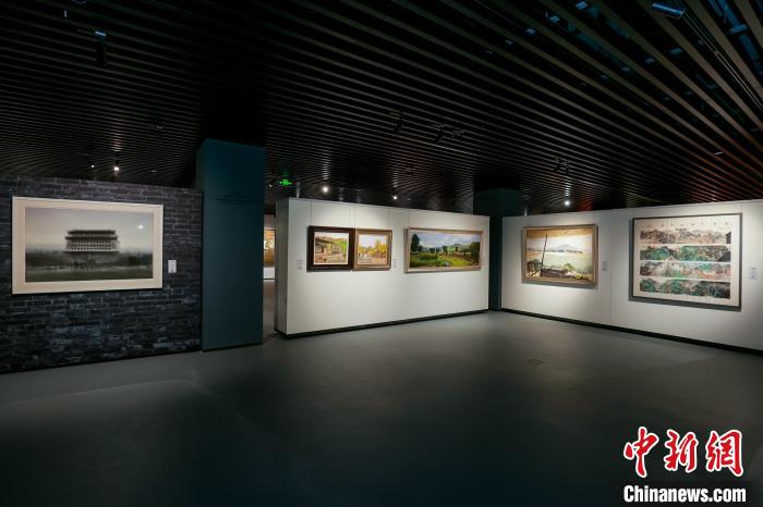 圖為北京市文聯(lián)創(chuàng)展空間展出的“丹青北京——美術(shù)精品展”。北京市文聯(lián)供圖 北京市文聯(lián)供圖