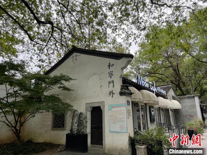 杭州鳳凰山腳路口，和寧門(mén)為南宋大內(nèi)北宮門(mén) 嚴(yán)格 攝