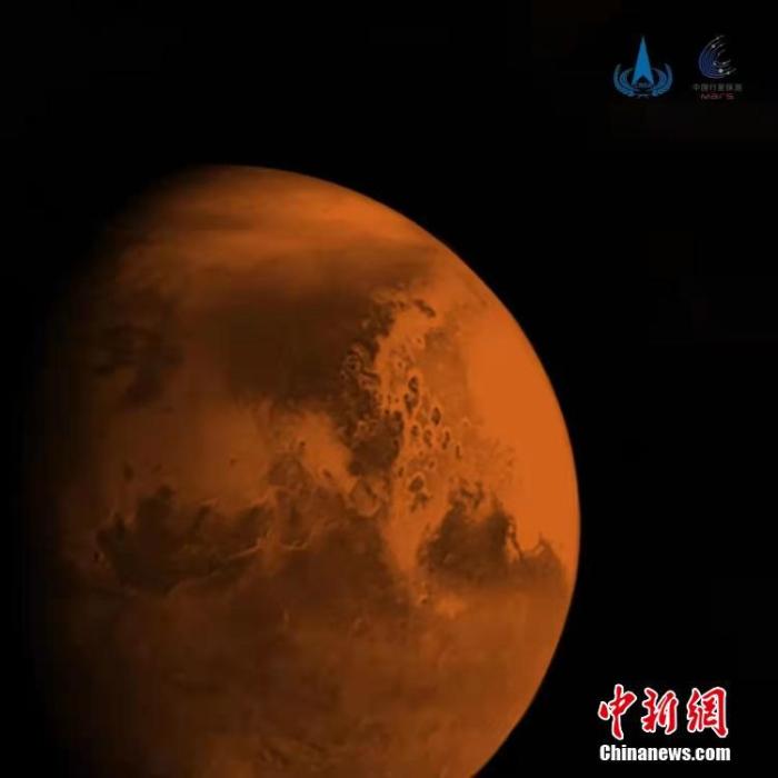 資料圖：天問一號拍攝首幅火星圖像著色效果圖。 國家航天局供圖