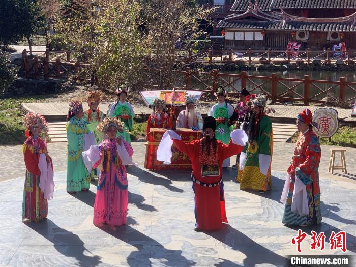 （新春走基層）福建永安大腔戲走進(jìn)畬鄉(xiāng)，國(guó)家級(jí)非遺展魅力