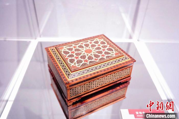 “藝海絲路”特展現(xiàn)場(chǎng)?！∩虾Ｋ囆g(shù)品博物館 供圖