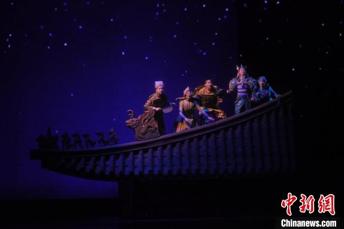 音樂(lè)兒童劇《甪端》聯(lián)排現(xiàn)場(chǎng)。　康玉湛 攝
