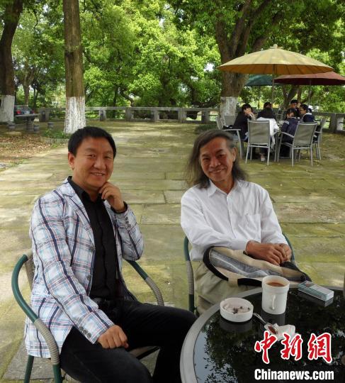 金城與蔡志忠 漫友文化供圖