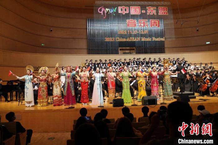 圖為開幕式演出現(xiàn)場(chǎng) 王猛 攝 圖為開幕式演出現(xiàn)場(chǎng) 王猛 攝