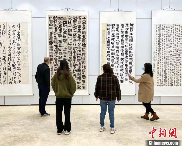 冰心文學(xué)館舉辦“館藏書(shū)畫(huà)精品展”