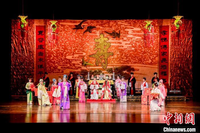 越劇《五女拜壽》 主辦方供圖 越劇《五女拜壽》 主辦方供圖