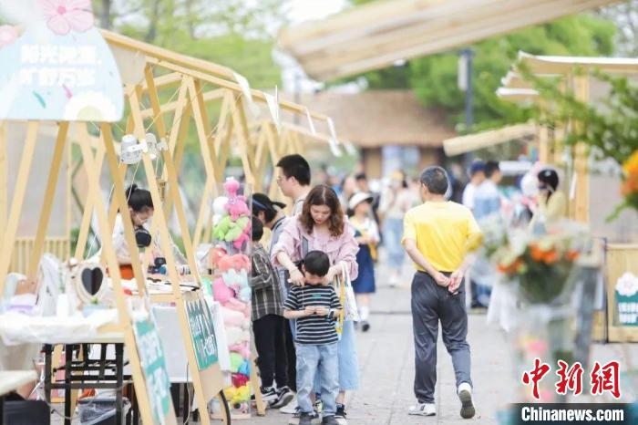 良渚古城遺址公園西門(mén)市集?！×脊芪﹫D