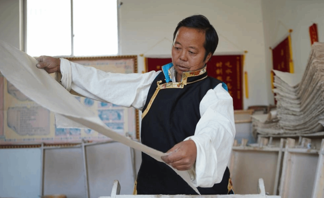 西藏尼木：藏纸技艺铺就美好生活