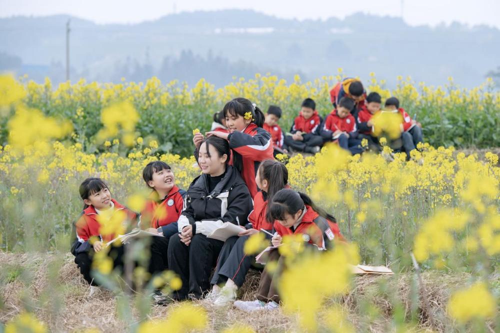 說明: http://education.news.cn/20240513/e59b7b4c1e5e4da99c21875d36d9387f/20240513e59b7b4c1e5e4da99c21875d36d9387f_202405131c46decf273b45bfbecc6ec471d705ba.jpeg