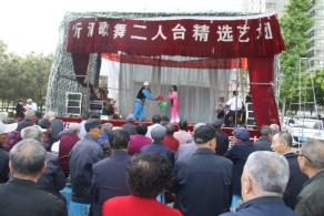 陕西府谷县用地方乡戏二人台搞反邪宣传