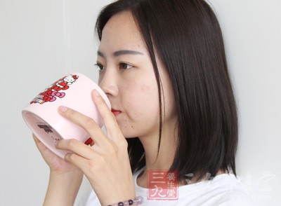 在日常生活中，多喝水是預(yù)防上火以及預(yù)防各種疾病的有效途徑